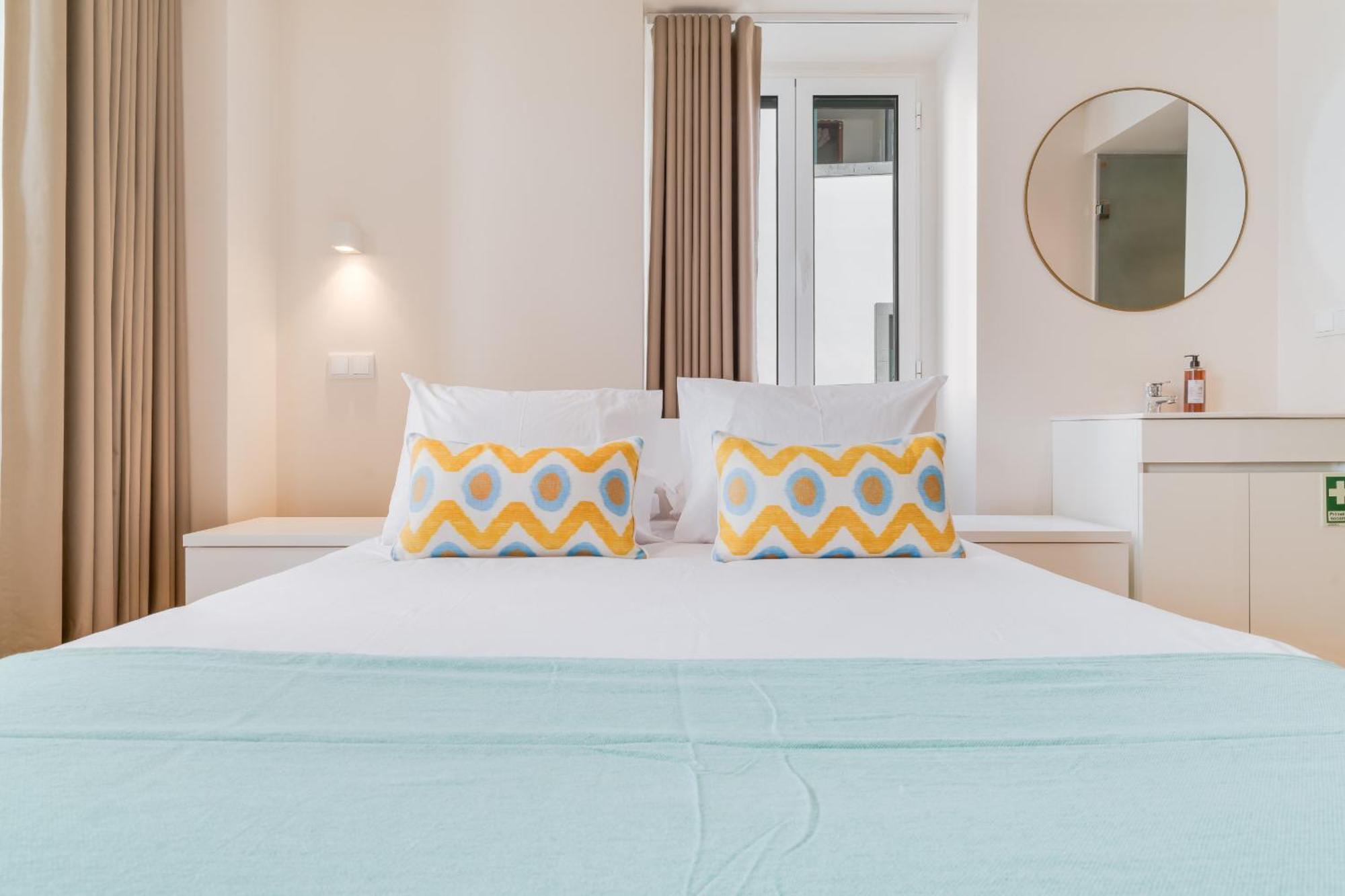 Q By Atlantic Apartment
