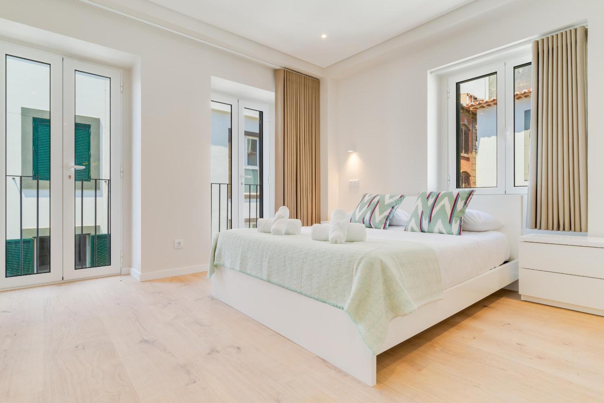 Q By Atlantic Apartment *