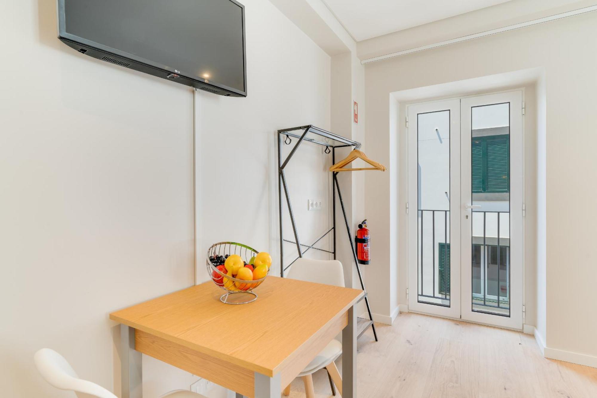 Q By Atlantic Apartment *