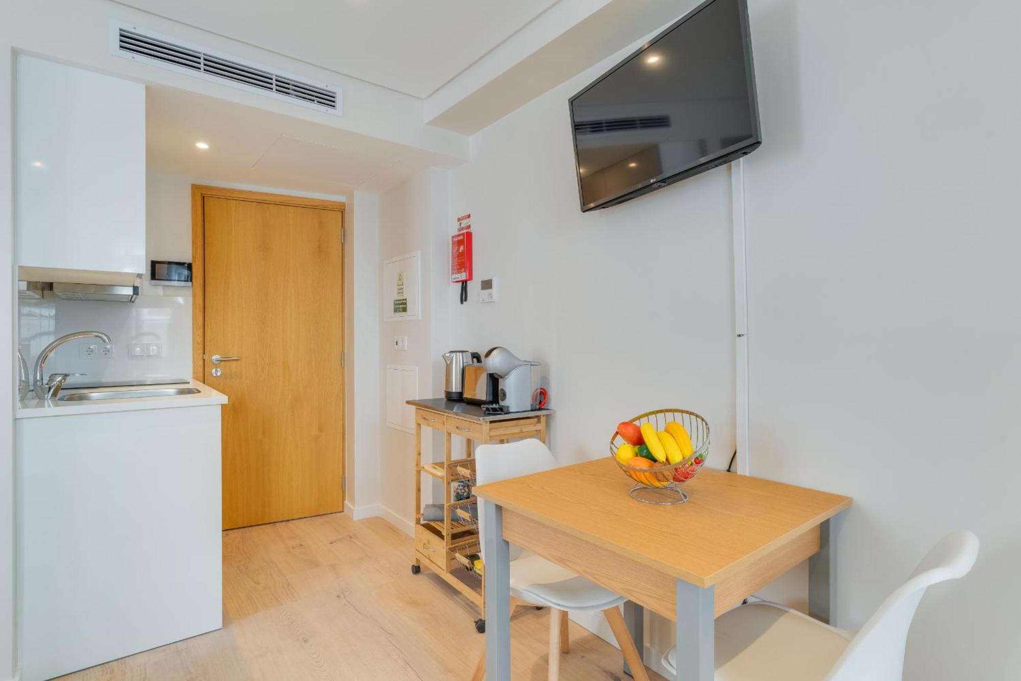 Q By Atlantic Apartment